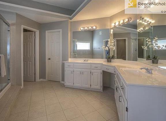 4th image of 5013 W 163rd St