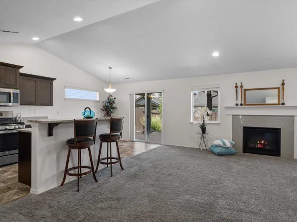 2471 NW Jackpine Ln, Redmond, OR 97756