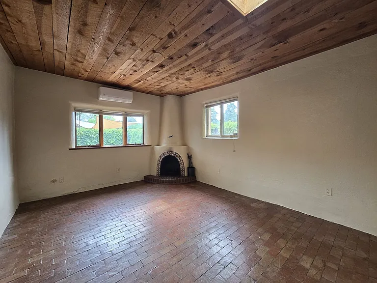 617 Don Felix St #A — Photo 6