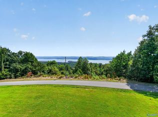 302 McCorkle Mountain Rd, Scottsboro, AL 35769