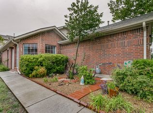 6037 Melanie Dr, Fort Worth, TX 76131
