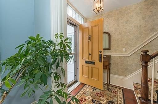 5th image of 8 Auburn St