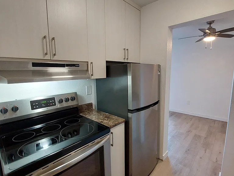 2541 Dingwall St #201 — Photo 23