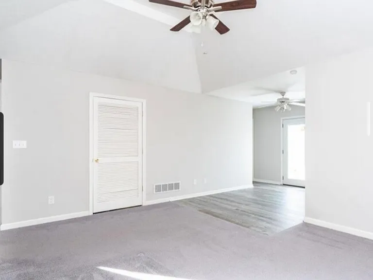 4768 Shenandoah Dr — Photo 4