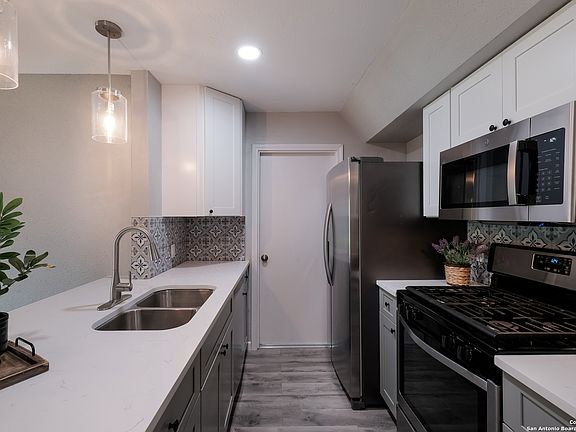 5th image of 1110 CERRO ALTO DR
