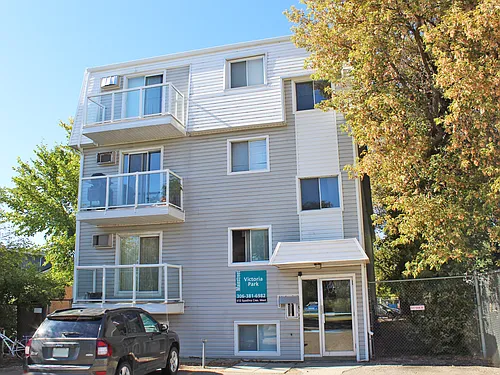 612 Spadina Cres W Photo 1