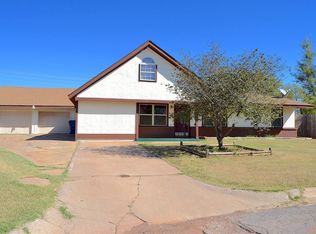 805 E 8th St, Cordell, OK 73632