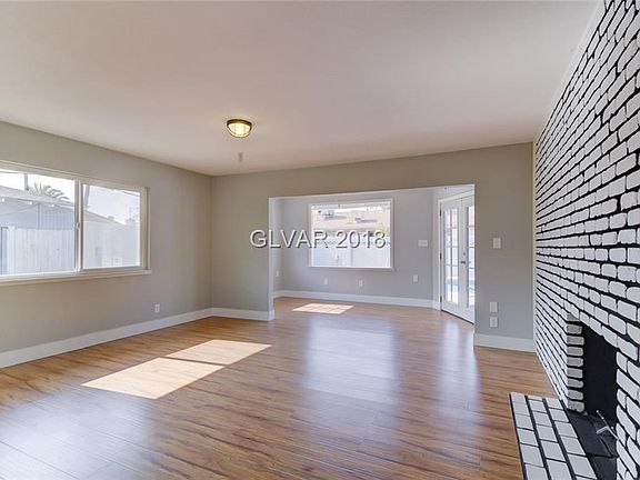 4th image of 609 E Saint Louis Ave