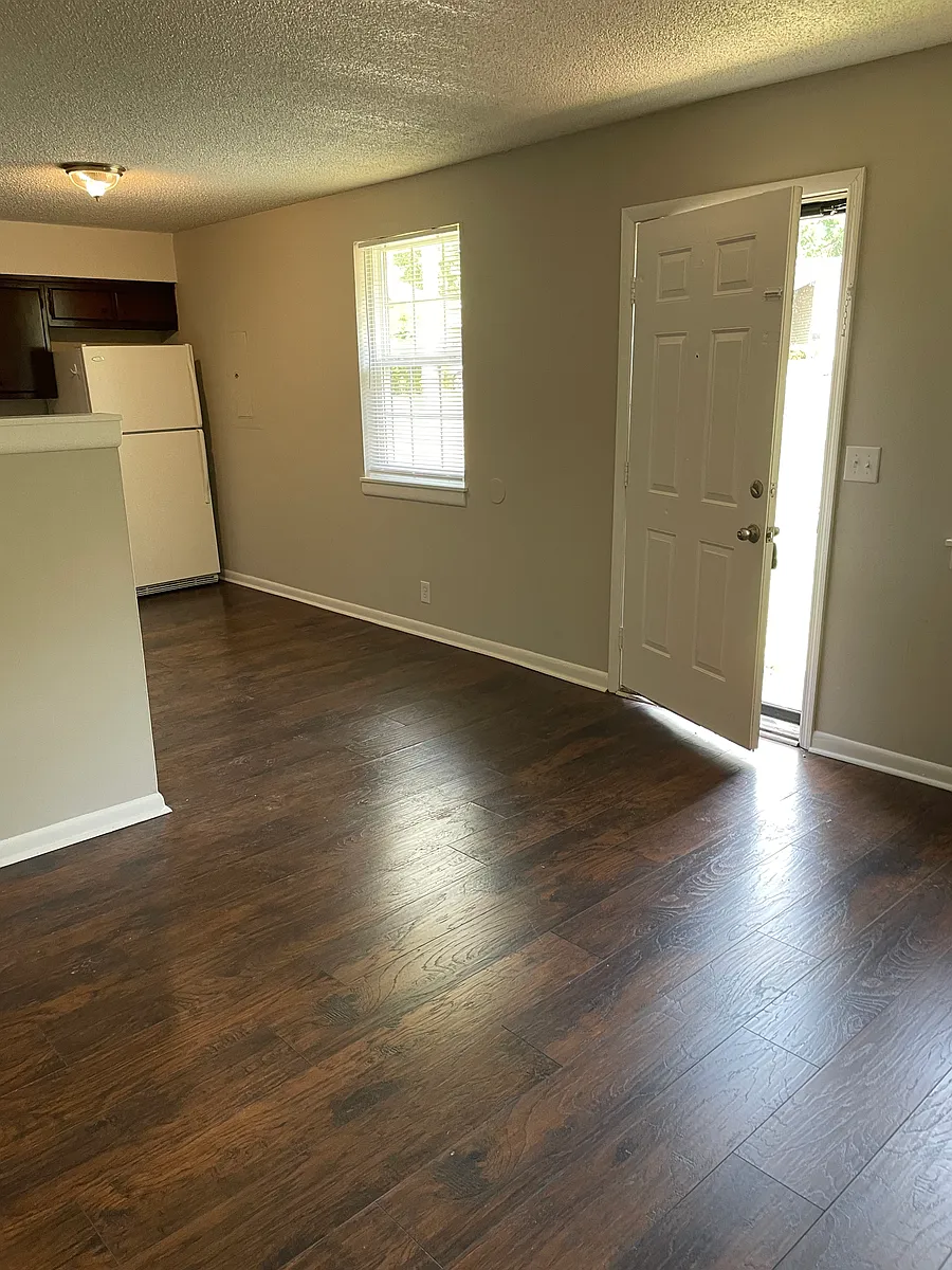 Photo 2 of 8 - 404 Red Cedar Ct #402 - Nashville, TN Building Photo - 404 Red Cedar Ct #402