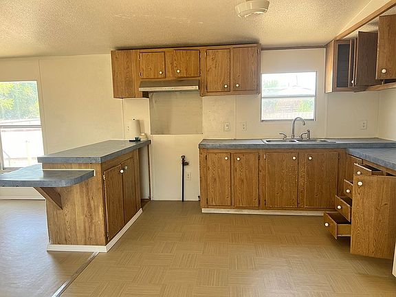 3rd image of 5 Karen Ln #5