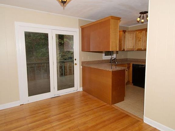 3rd image of 45 Longview Dr