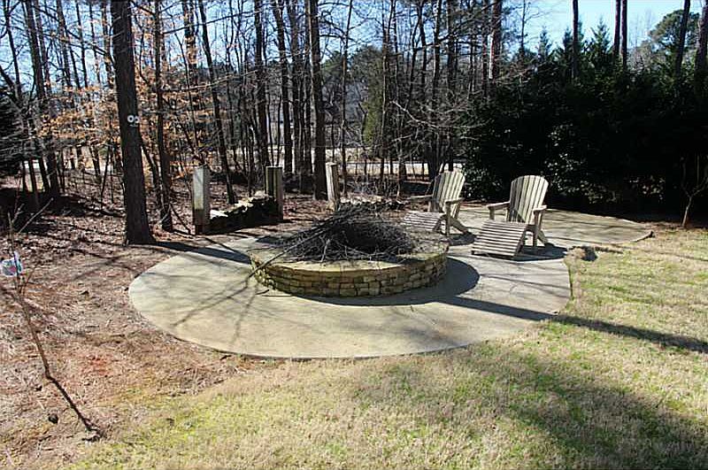 2nd image of 905 Laurel Oaks Ct