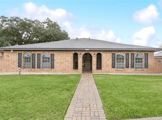 6800 Norwood Ct, New Orleans, LA 70126