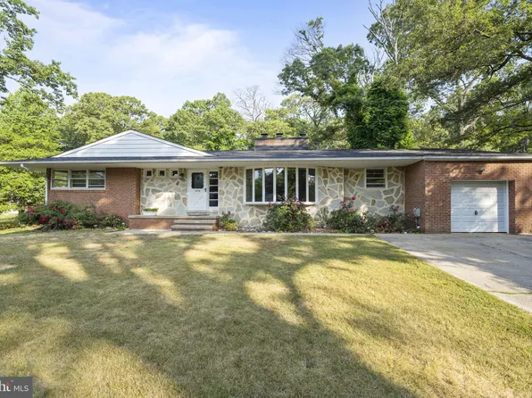 8178 Bodkin Ave, Pasadena, MD 21122