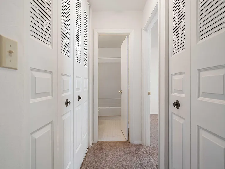 Foxridge Apartment Homes — Photo 244