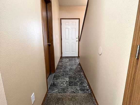 5th image of 105 Plum Ln #3