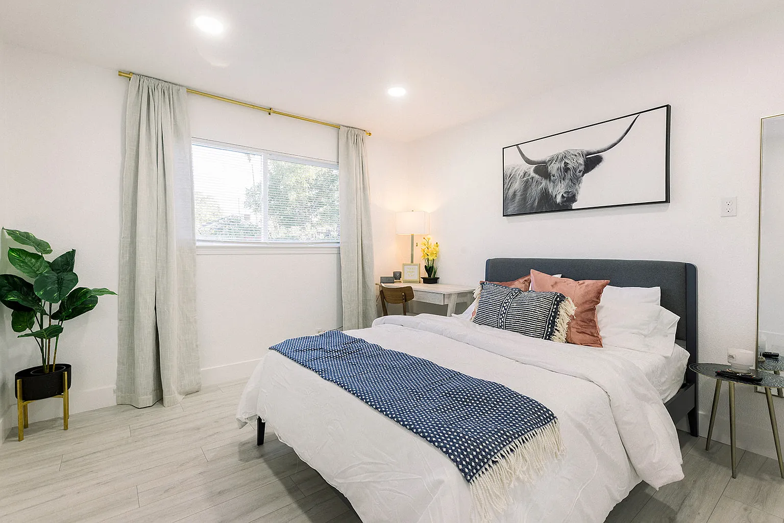 629 James St photo 1