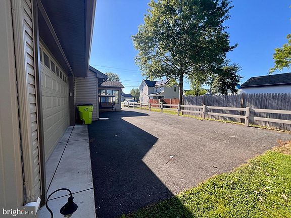 4th image of 5 S 1st St