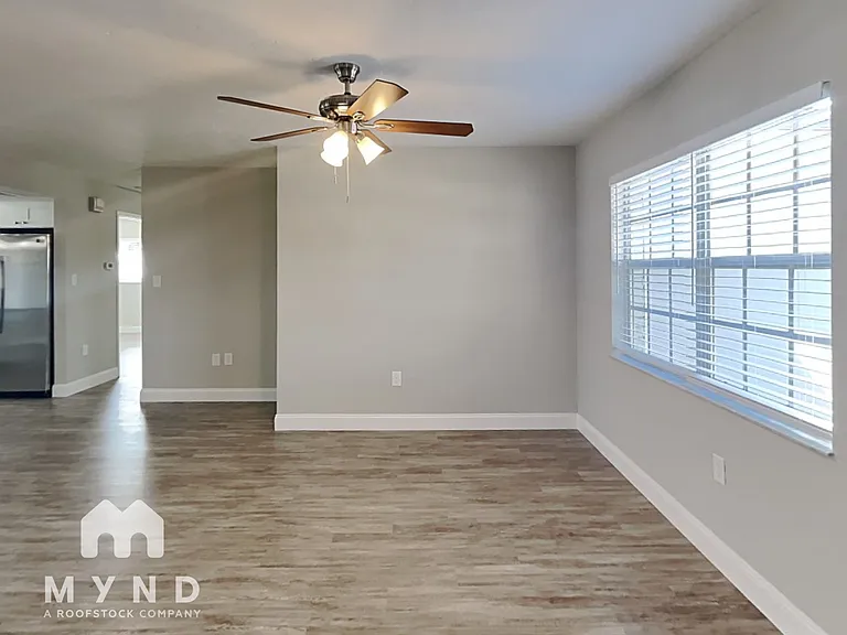 9116 Glen Moor Ln — Photo 2