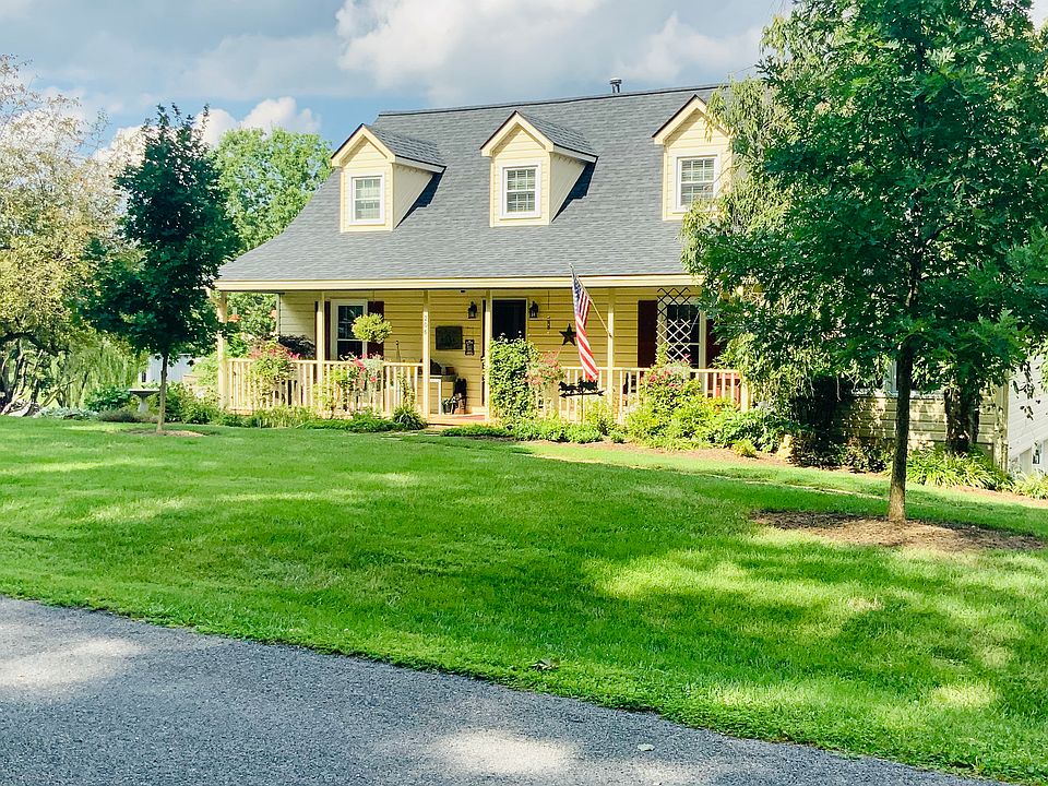 1st image of 206 Cambridge Dr