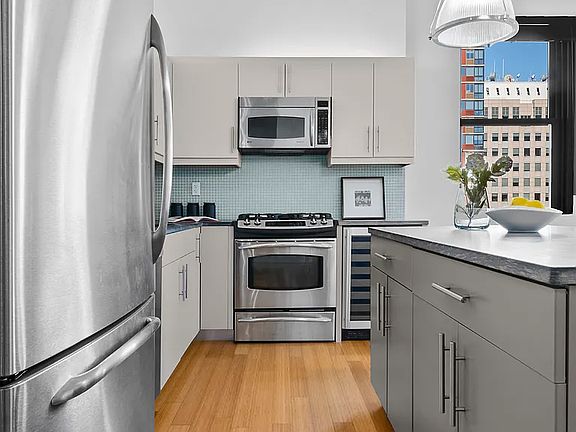 5th image of 365 Bridge St APT 21C