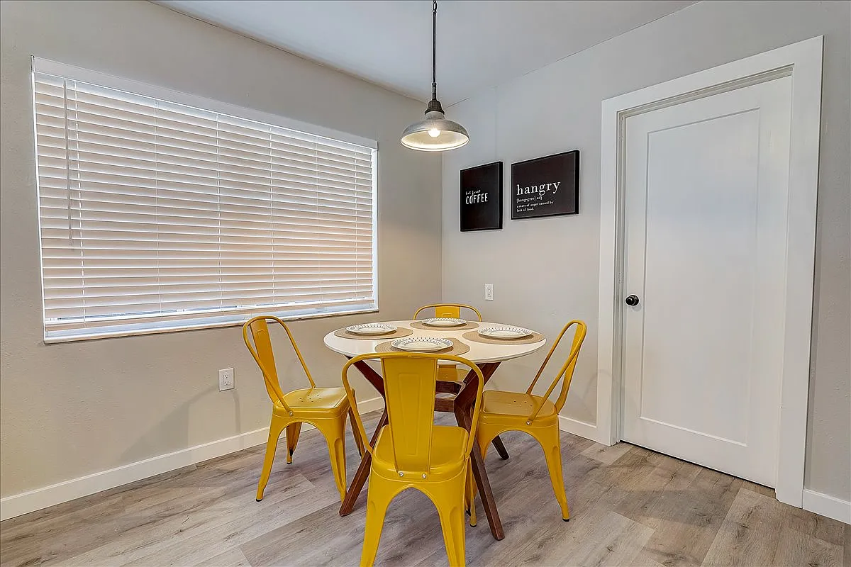 2 bed, 980 sqft, $1,950 — Photo 3