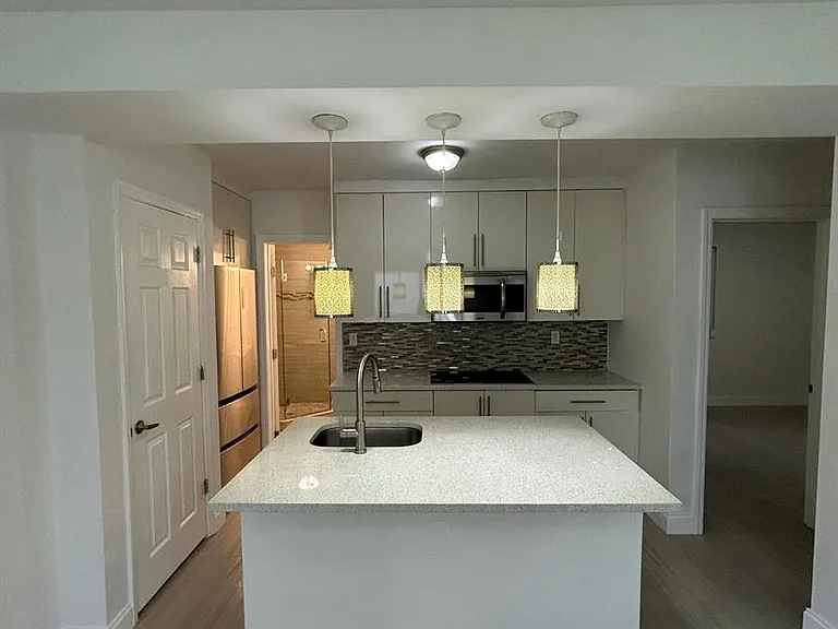 914 NE 15th Ave #1 — Photo 2