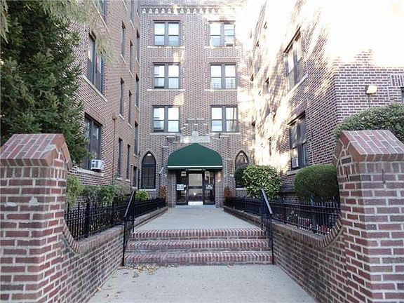 5th image of 537 Ovington Ave APT A2