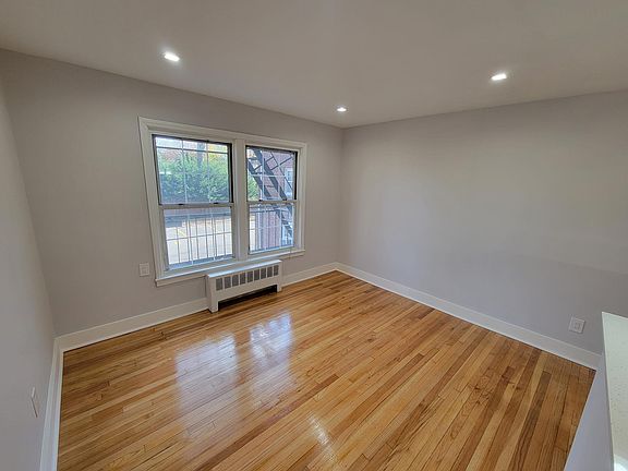 5th image of 5 Beaumont Pl #2H