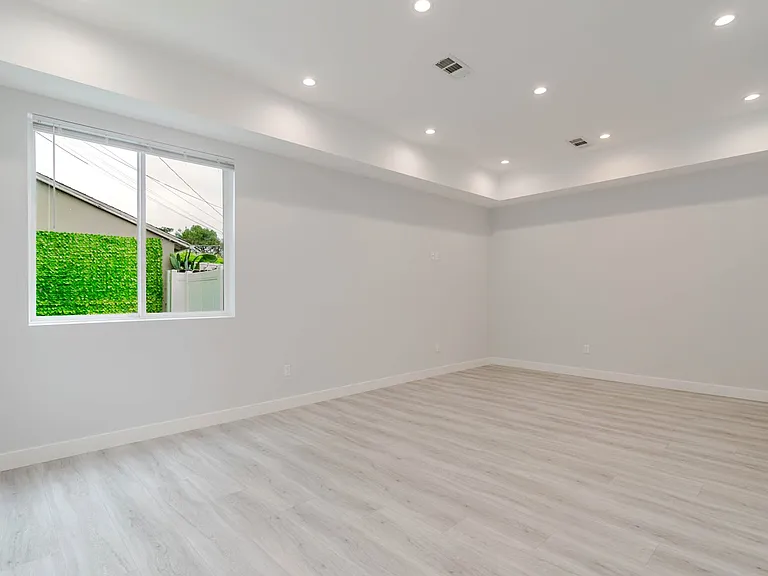 9035 Rathburn Ave #1/2 — Photo 6