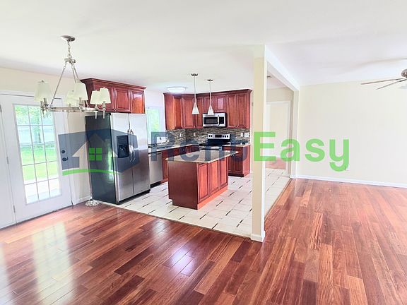 5th image of 3129 Woodbaugh Dr