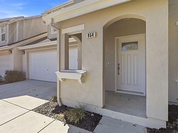 4th image of 954 Sorrento Ct
