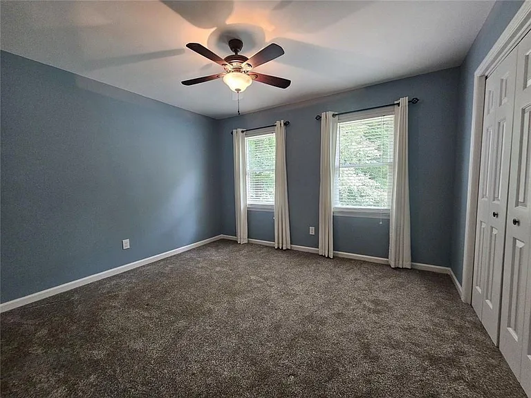 290 Oakmere Dr — Photo 17