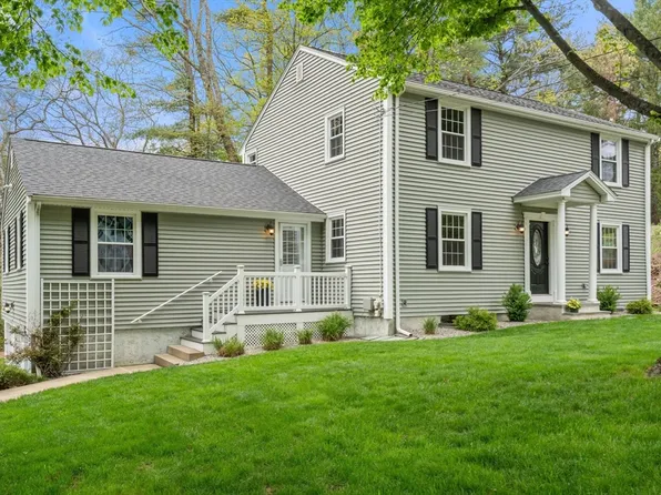 67 Blacksmith Dr, Medfield, MA 02052
