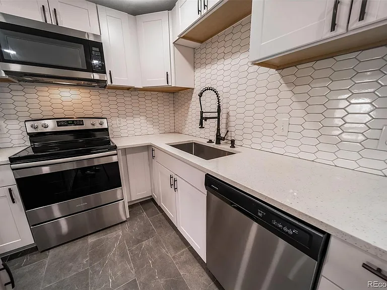 2395 S Irving St — Photo 9