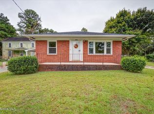 208 W Lakeview Dr, Trenton, NC 28585