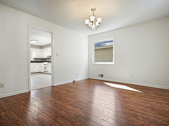 5th image of 300 Cruise Ct
