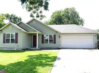 11 N Moody Dr, Ray City, GA 31645