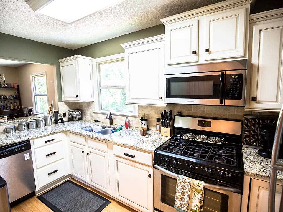 1st image of 2778 Beechwood Knls