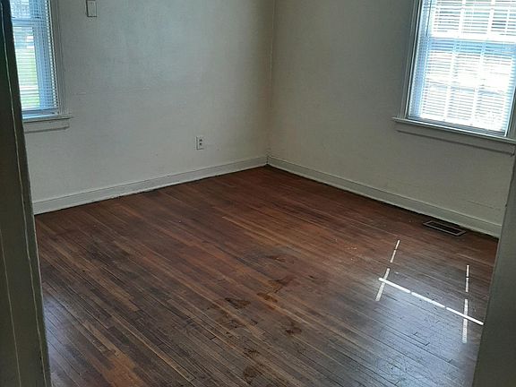 4th image of 1504 Milton St
