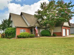 401 Waterford Highlands Way, Calera, AL 35040