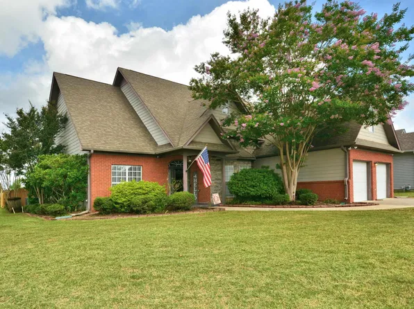 401 Waterford Highlands Way, Calera, AL 35040