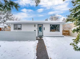 7723 E Hunterview Dr NW, Calgary, AB T2K4P8