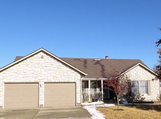 26800 E Bundschu Rd, Buckner, MO 64016