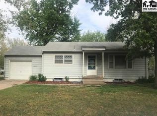 2208 N Cone St, Hutchinson, KS 67502
