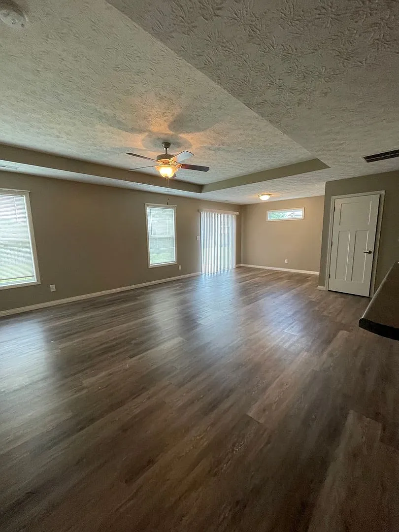 3 Bedroom Single Family Home — Photo 3