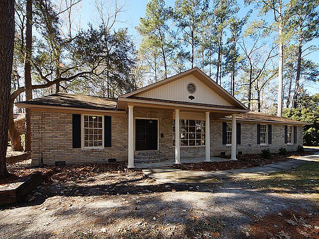 1st image of 100 Old Tavern Ln