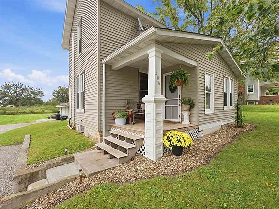 3rd image of 206 E Main St