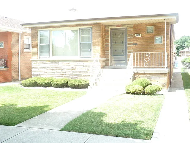 8428 S Kostner Ave photo 1
