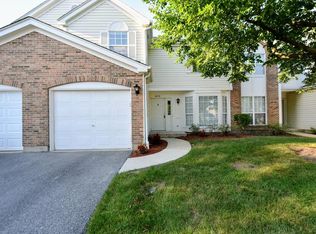 4331 Buckingham Dr, Gurnee, IL 60031
